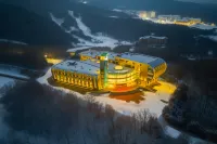 Days Hotel by Wyndham - Suối nước nóng