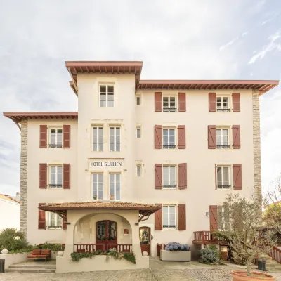 Hotel Saint Julien Hotels near La Côte des Basques