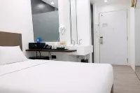 A Hotel Dickson, Stay From 9PM To 8AM - Homestays