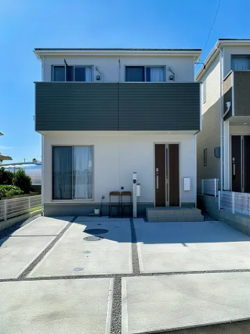 DanXiaGE in country near the sea