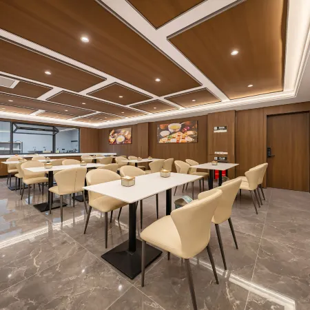 Lishang Hotel (Baoshan University High Speed Railway Station)