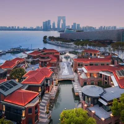 Suzhou Jinji Lake LAGORA Laigu Hotel Hotels near Eslite Bookstore