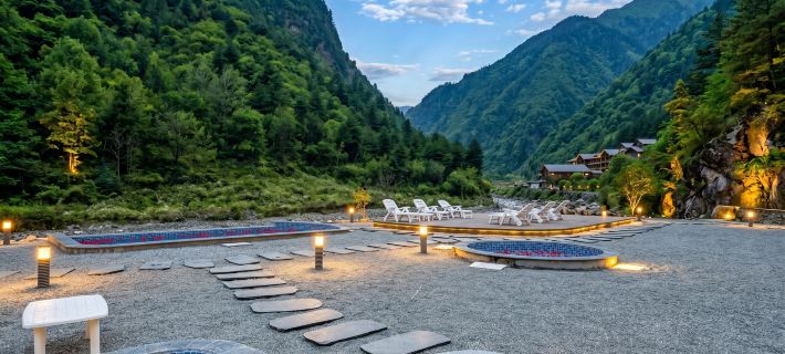 Xipan Hot Spring Resort Hotel Hotels in Li County