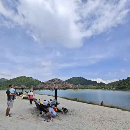 Aiqi Meijia (Fengdu Nantian Lake Scenic Area)
