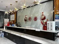 He Su Hotel (Leshan High-speed Railway Station • Shihao Plaza)