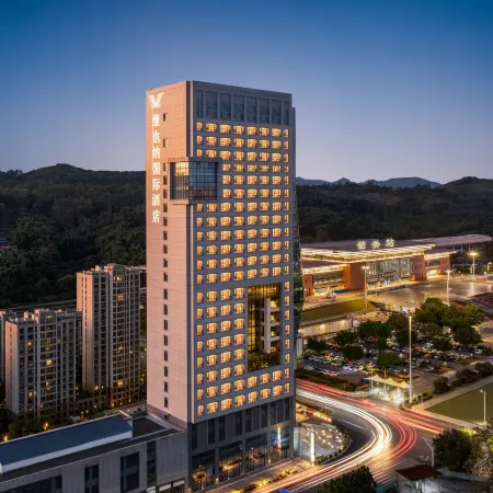 Vienna International Hotel (Shaoguan High-speed Railway Station Square Branch)