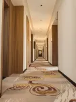 Qingrong Yueju Hotel (Yining Liuxing Street Scenic Area International Airport)