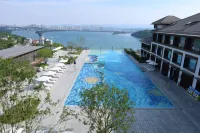 Le Méridien Yichang Sanxia - Rooftop Pools