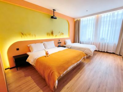 Mengji Ajie · Stay Homestay (Dongshan Night Market)