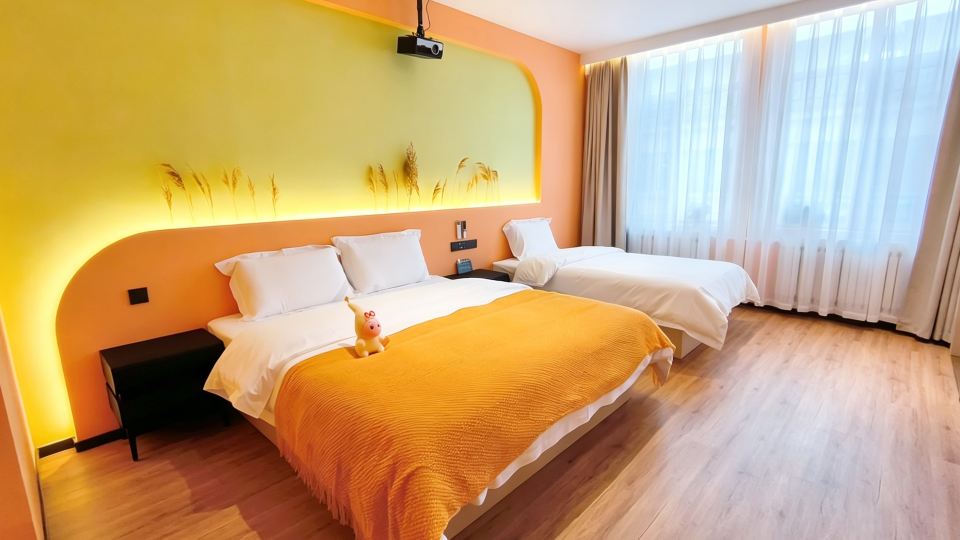 Mengji Ajie · Stay Homestay (Dongshan Night Market)