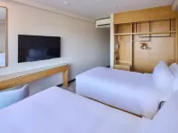 ANA Crowne Plaza RESORT OKINAWA URUMA HILLS by IHG Các khách sạn ở Uruma