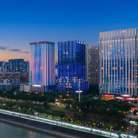 Yichang Wanda Plaza Riverside View Crystal Orange Hotel