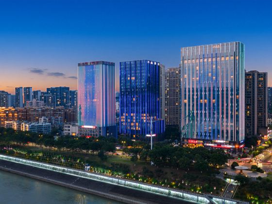 Yichang Wanda Plaza Riverside View Crystal Orange Hotel