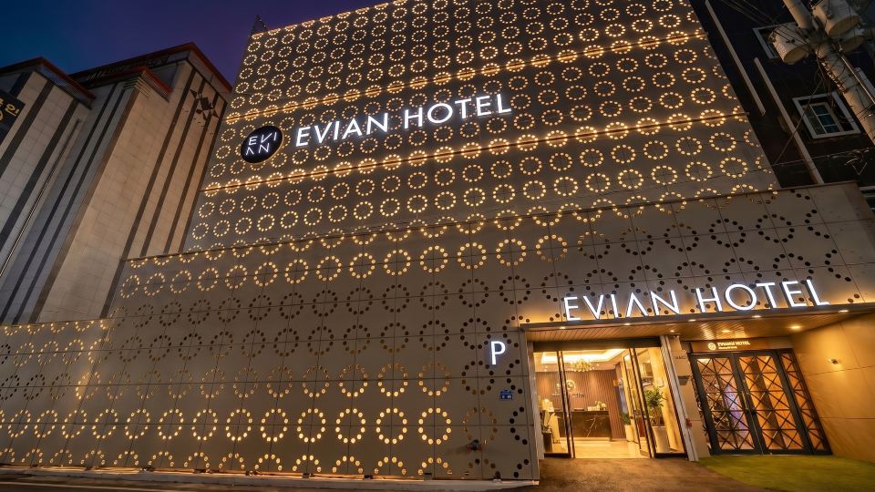 Evian hotel gyeongsan