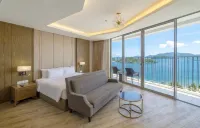 Lyn & SEAs Panorama Residences Nha Trang - Infinity Pools
