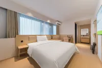 Hi Inn Xiangyang East Railway Station Greenland Inter‑city Space Station Hotel - parking
