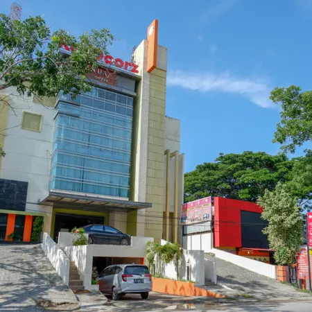RedDoorz Plus Near Hotel Benua Kendari