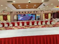 ZhuoYue Tianhe Hotel - parking