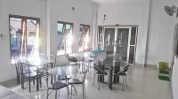 Avicenna Hotel Palangkaraya - parking