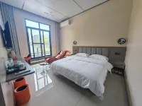 Lingyun Yuxian Homestay (Haokun Lake Scenic Area) - parking