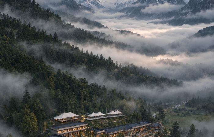 Jiuzhaigou Yangwangxingkong Manor Hotel (Preferred Choice for Overseas Tourists)