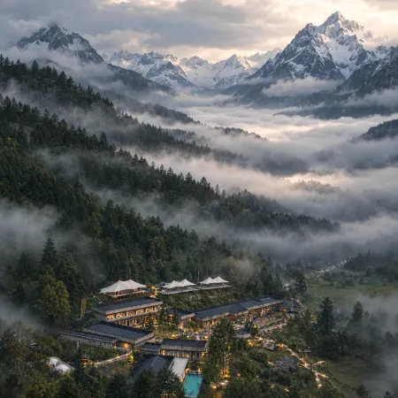 Jiuzhaigou Yangwangxingkong Manor Hotel (Preferred Choice for Overseas Tourists)