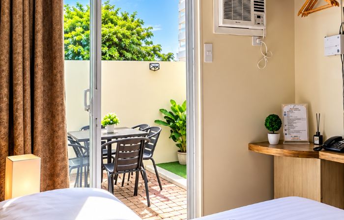 Cozy Suite with Private Patio near NUVALI