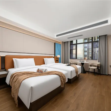 Yingyue International Hotel (Changsha Huanghua International Airport Longhua Subway Station)