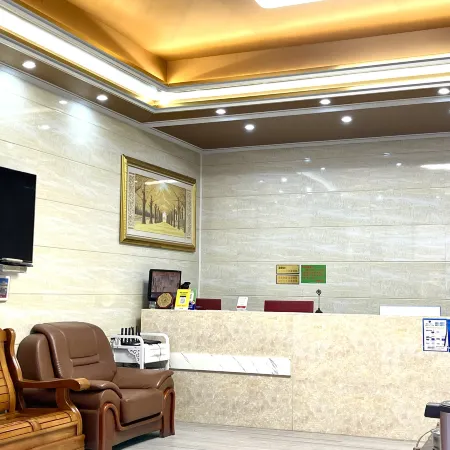 Dazhong Business Hotel (Yulin Railway Station Yuchai Square)