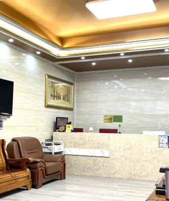 Dazhong Business Hotel (Yulin Railway Station Yuchai Square)