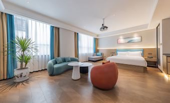 in Hotel (Xiangyang Erqi Store)