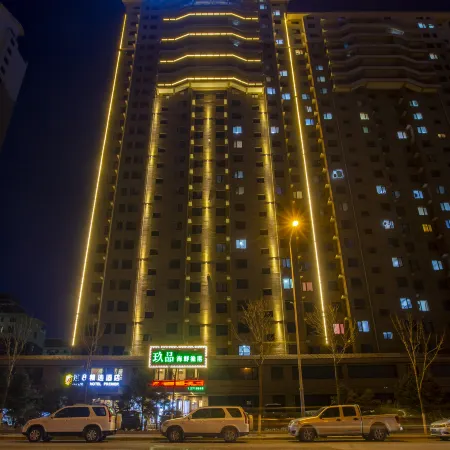 Super 8 Select Hotel (Bayi Road, Shanghai New High-speed Railway Station)