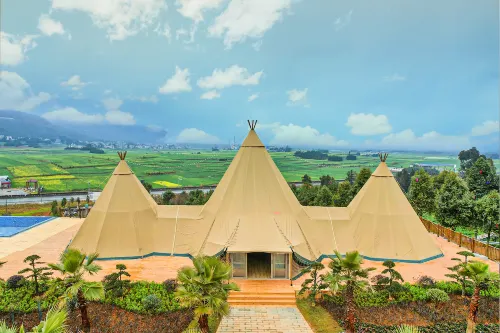 Huahai Wild luxury Tent Hotel