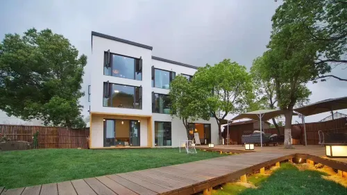 Tao House - Rooftop Pools