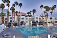 Las Vegas Serene Hotel - Rooftop Pools