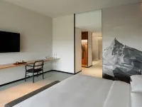 Hyatt Centric Kota Kinabalu Отели рядом с достопримечательностью «Варисан Сквер»