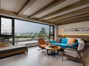 Floral Hotel· Pinghuai Hotel(Grape Beach Sea Bath Shop)