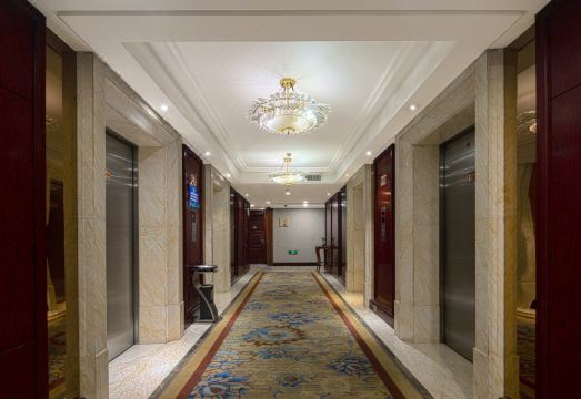 브레임 커넬 호텔 대표 이미지