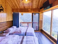 Xiuning wood pear hong home stay in the cloud