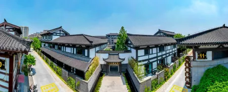 Octagon Featured High-end Hotel Отели рядом с достопримечательностью «Suqian University»