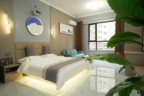 Yaqi Homestay (Nanfeng Plaza Jinxuan Branch)