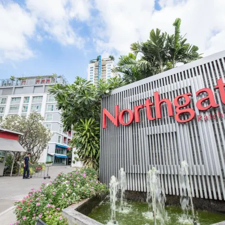 Northgate Ratchayothin Отели рядом с достопримечательностью «Школа Хорванг»