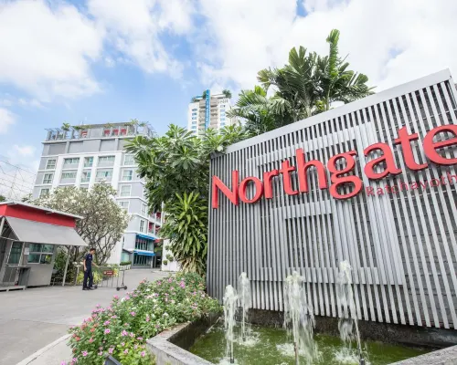 Northgate Ratchayothin Hoteles cerca de Escuela Horwang