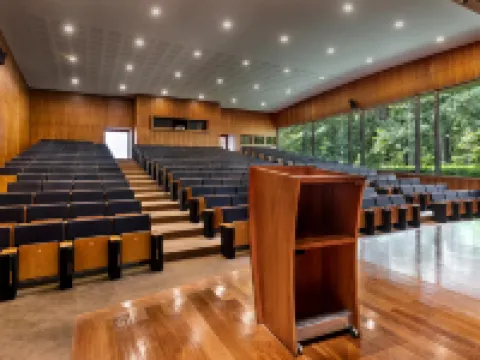 ヴィダゴ パレス シャベシュのホテル