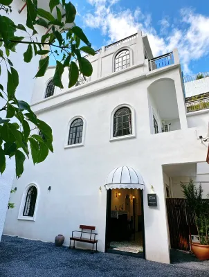 深巷(汕頭龍眼南路美食街萬象城店) 鄰近汕頭站的酒店