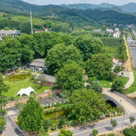 Floral Hotel· Lanting Hotel (Chaohuyuan Scenic Spot Store in bathing pool Hot Spring Resort)