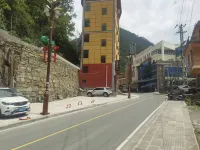 Nuna Homestay Hotels in Gongshan