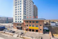 Xinzhan Hotel (Xining Datong West Railway Station) Hotel dekat Xiongshi Sanchuan