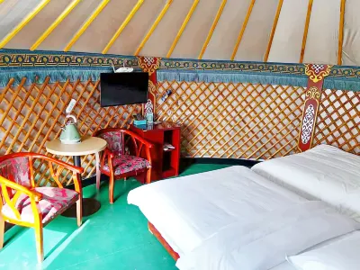 Ou K. Ya Hotel, Dali Lake Отели рядом с достопримечательностью «Гонгерская степь»