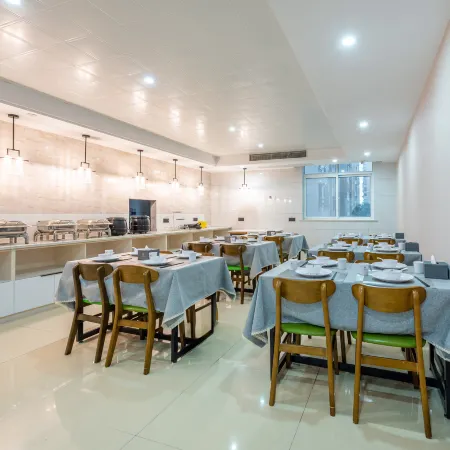 Chonpines Hotel (Dafeng Huanghaixi Road)